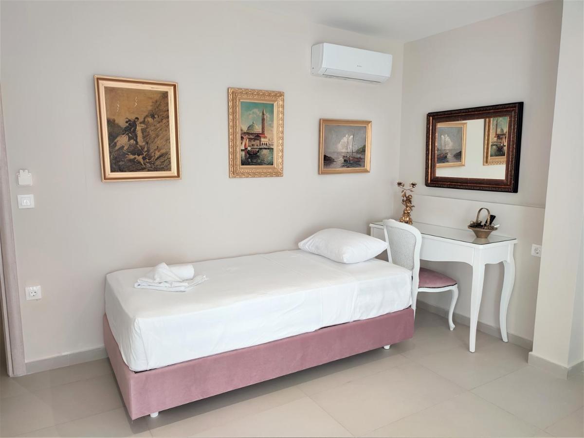 Light Blue Hotel Nea Kallikrateia Luaran gambar
